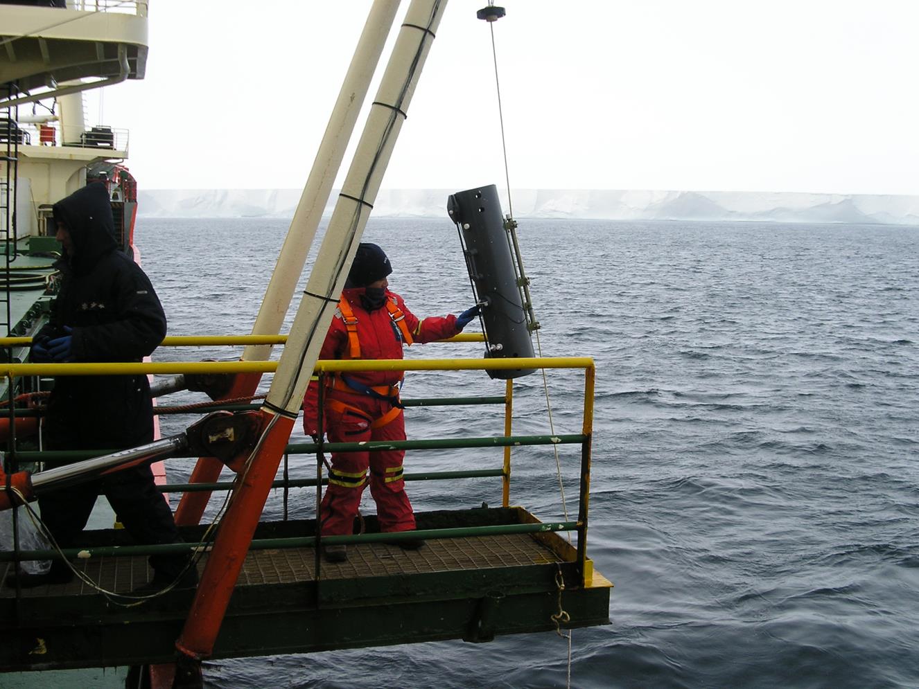 prelievo di campioni in acqua di mare in Antartide (Mare di Ross)
